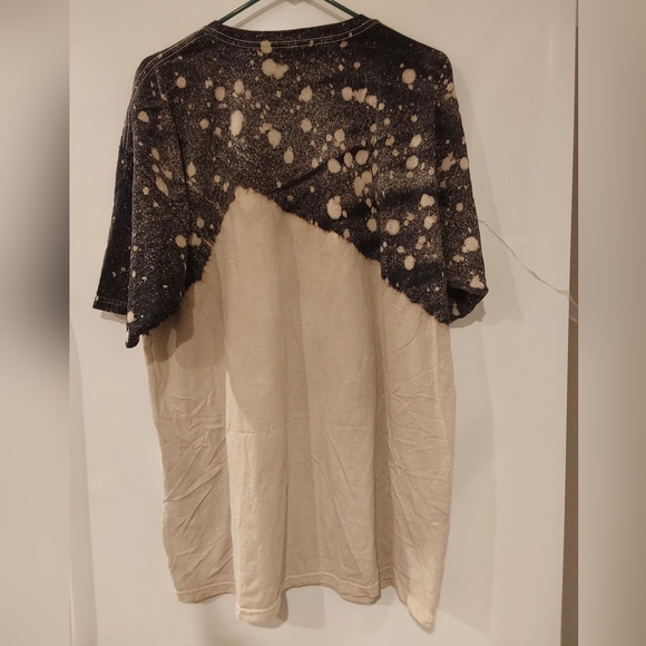 Red and White Rose Opposites Attract Graphic Tee Rue 21 XL - Picture 4 of 7